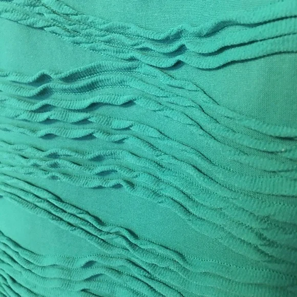 Women Alythea Fitted Green Sleeveless Medium Above Knee Ribbed Detail - Picture 5 of 8